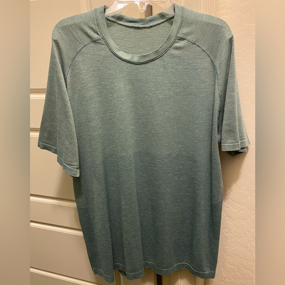 Mens Large Metal Vent Tech Short Sleeve Shirt 2.0